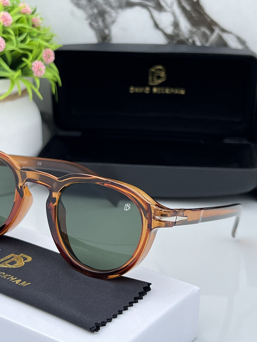 DB TEA OVAL GREEN UV-400 SUNGLASSES