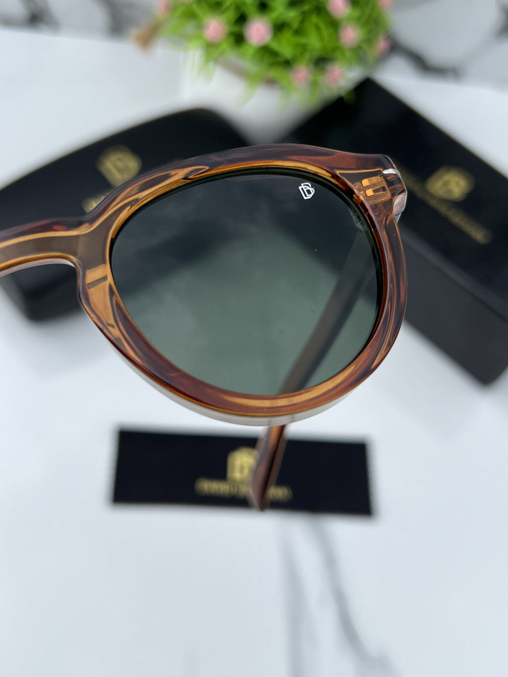 DB TEA OVAL GREEN UV-400 SUNGLASSES